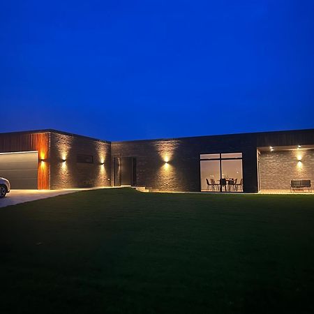 Bright, Quiet, Comfortable Room In A Luxury Home 호르센스 외부 사진