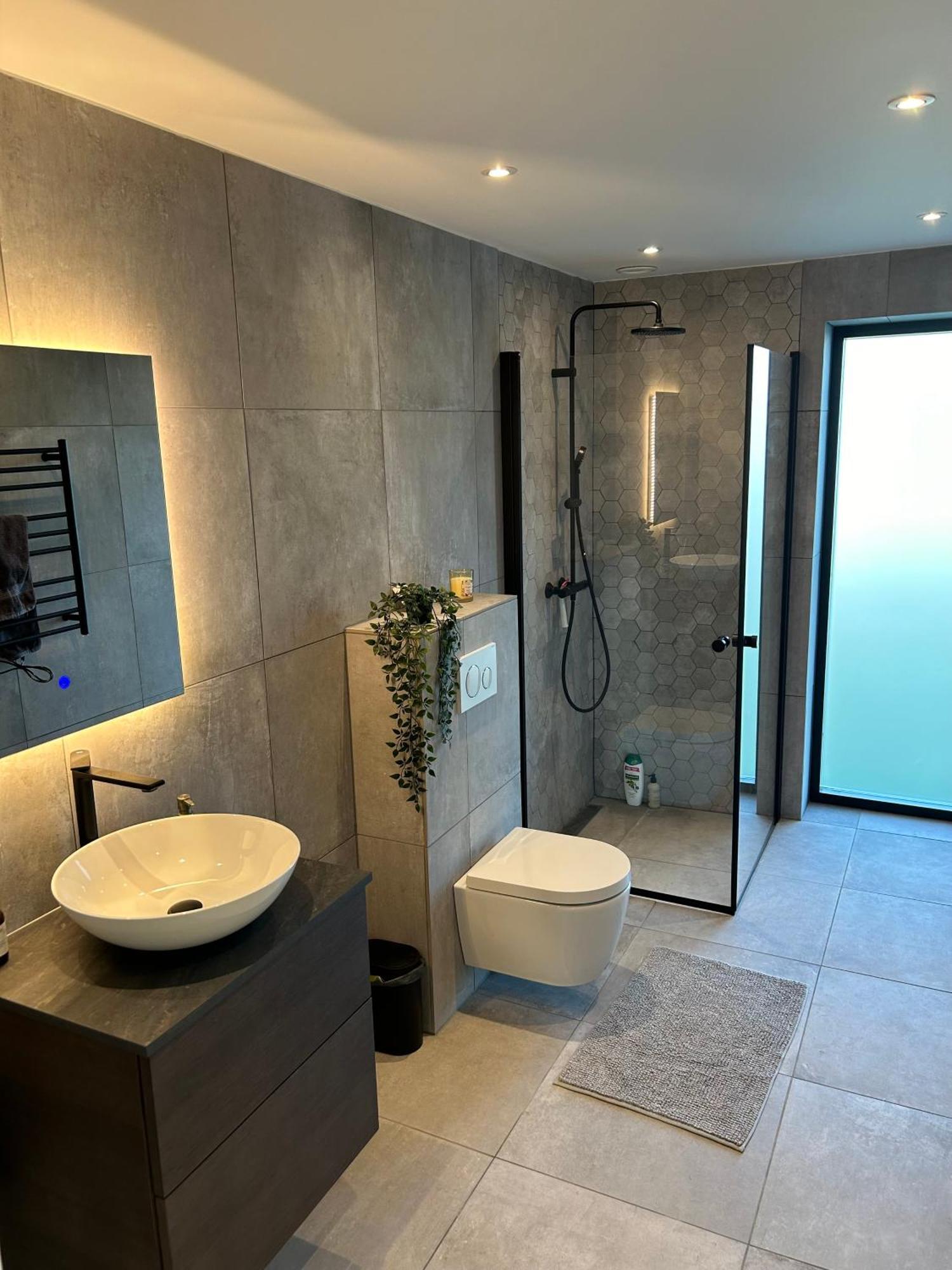 Bright, Quiet, Comfortable Room In A Luxury Home 호르센스 외부 사진